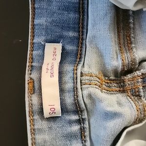 Light Wash Ripped Skinny Jeans